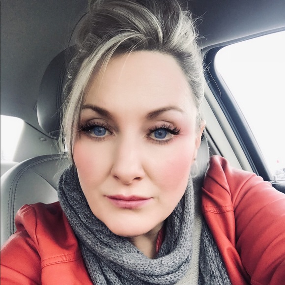 Meet your Posher, Dawn - Picture 1 of 1